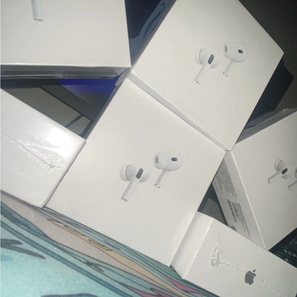 Apple AirPods Wireless Earbuds - White